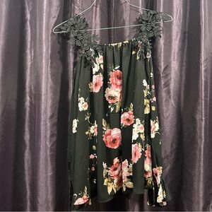 New gorgeous black floral cold shoulder blouse with ruffled sleeves Sz L